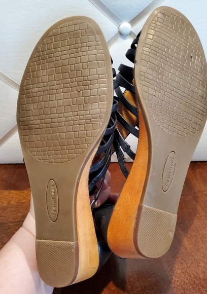 BareTraps Belicia Sandals - Picture 9 of 10